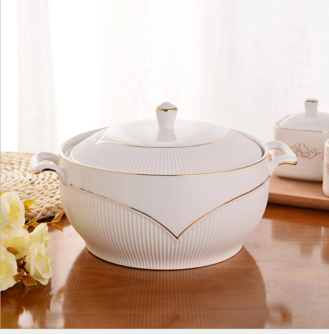 Ceramic Soup Pot White Round Nordic Phnom Penh 2.6L Large Bowl with Lid Cooking Utensils Household Kitchen Supplies Tableware Ceramic Soup Pot White Round Nordic Phnom Penh 2.6L Large Bowl with Lid Cooking Utensils Household Kitchen Supplies Tableware