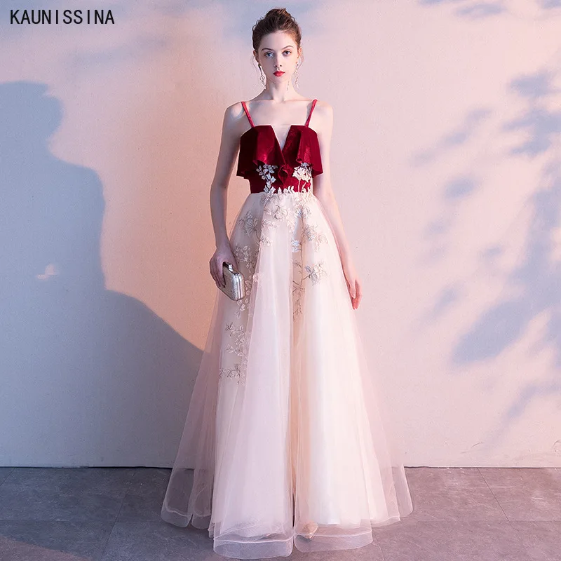 

Princess Evening Dresses A-Line Appliques Straps Sleeveless Back Sweetheart Tulle Long Evening Gowns Formal Prom Dress