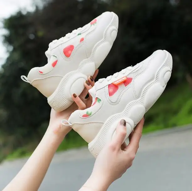 

Korean fashion Harajuku bear strawberry print shoes female summer mesh breathable sneakers students soft bottom white old shoes