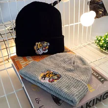 Корейская версия новой осенней и зимней шерстяной вязаной шапки с вышивкой, женские Студенческие теплые мужские головные уборы, дикий тренд