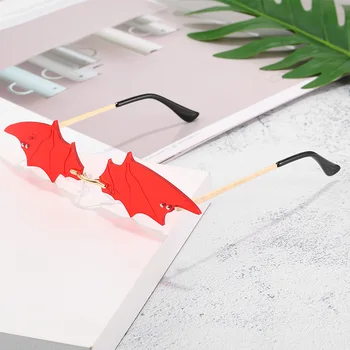 

2020 New Style Fashion Men And Women's Cool Bat-shaped Personalized Glasses Woman Street Fashion Glasses UV400