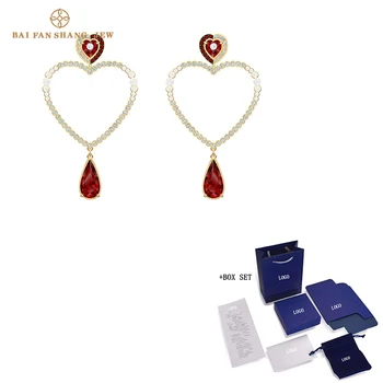 

Fashion SWA New BLACK BAROQUE Pierced Earrings Retro Style Heart-Shaped Pattern Gold Earrings Female Romantic Jewelry Gift