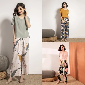 

Women's Pajamas Set Solid Color Short Sleeves Loose-Fit Two-Piece Nightwear Top And Pants Set Breathable Comfortable Pijamas
