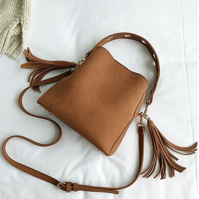 Guarder/винтажная модная женская сумка-ведро с бахромой, сумка на плечо, Высококачественная Замшевая сумка-мессенджер, женская сумка с заклепками и кисточками, GUA0040 - Цвет: brown