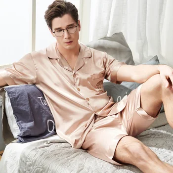 

2020 New Men's Summer Silk Satin Pajamas Set Pijama Pyjamas Set Male Large Size Short Sleeve Shorts Ice Silk Home Wear Suit