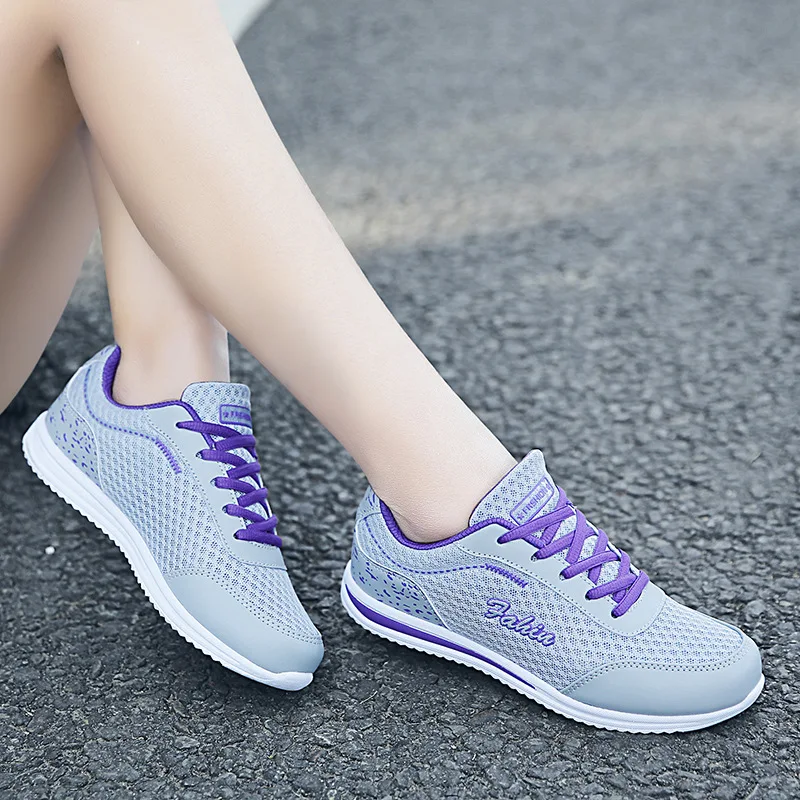 

New Style Athletic Shoes Women's Running Shoes Autumn Mesh Flat Shoes Black And White with Pattern Casual Sneakers Students Vers