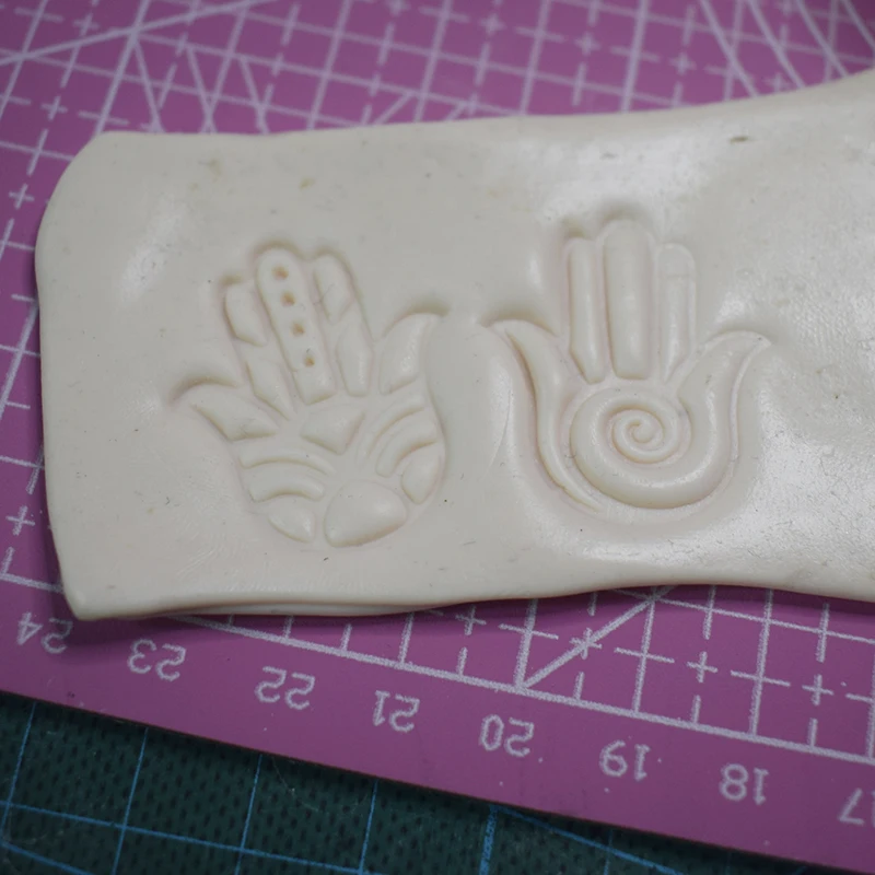 Pottery Tool Fatima Lucky Hand Texture Block Print Emboss Carved Wooden Clay Stamp Argil Tools for Ceramics 3.5CM Round polymer clay tools pottery tools clay sculpting tools pottery sculpting tools clay craft tool pottery coloring tool