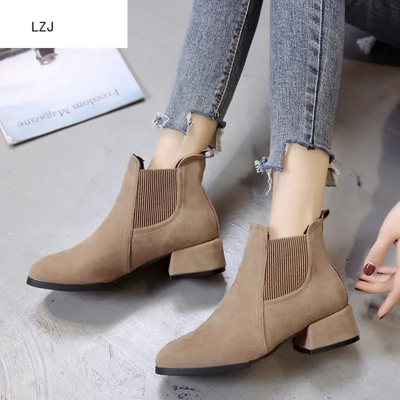 Женские ботинки мартинсы LZJ меховые полусапожки в британском стиле грубые