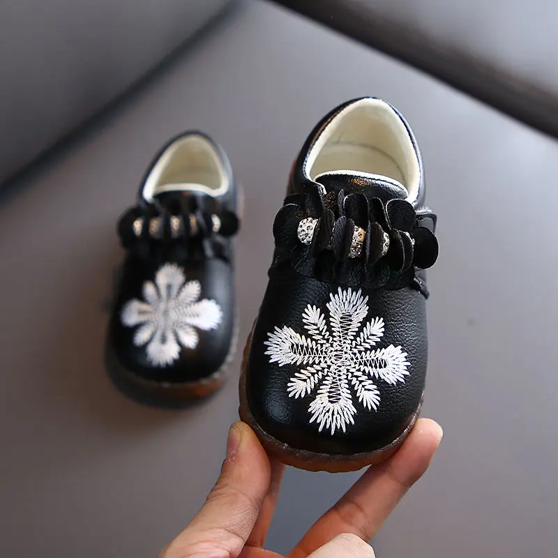 2021 Spring New Girls Princess Shoes Pearl Bling Mary Janes Shoes Plaid Kids Flats Child Dress Shoes Baby Flower Toddlers