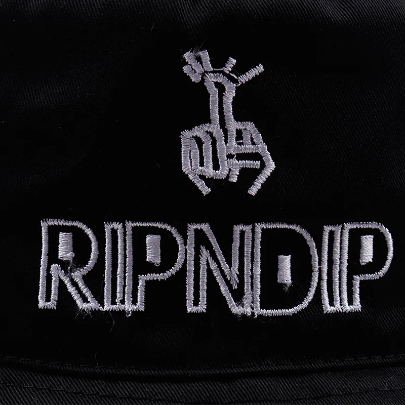 Bucket hat 08