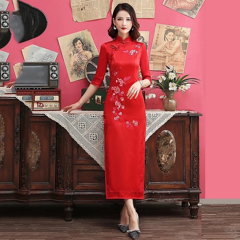 

Embroidery Flower Women Mandarin Collar Qipao Half Sleeve Long Evening Party Dress Vintage Button Cheongsam Plus Size 3XL 4XL