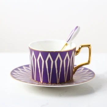 

Nordic Creative Coffee Cup Luxury Cover White Tea Cups with Handle Spoon Office Ceramica Copo De Silicone Luxury Home Drinkware