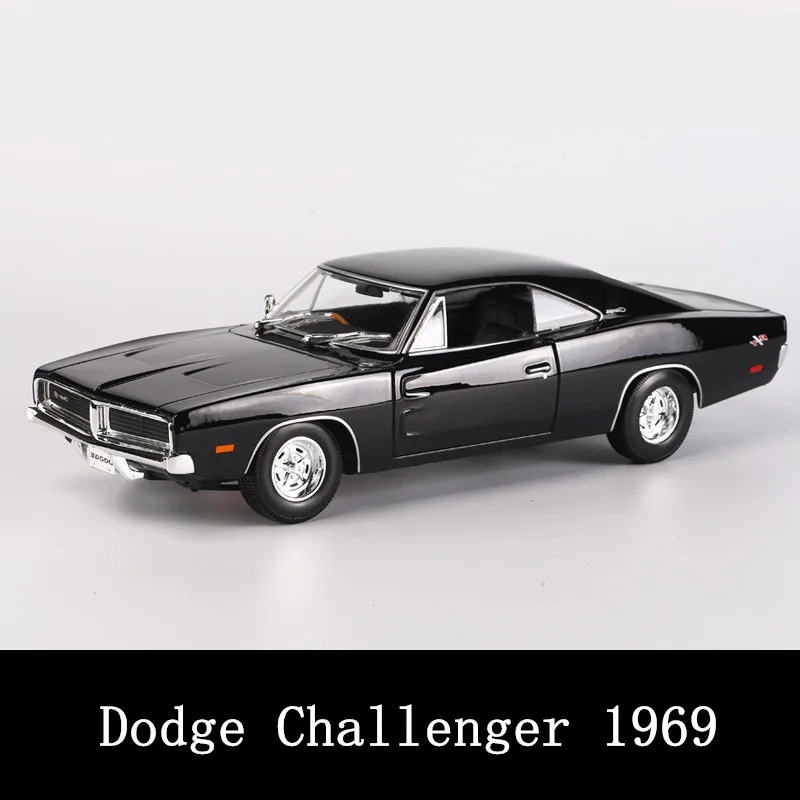 Maisto 1:18 Dodge Challenger автомобиль сплав модель автомобиля моделирование автомобиля украшение коллекция Подарочная игрушка Литье под давлением модель игрушка для мальчиков - Цвет: 1969