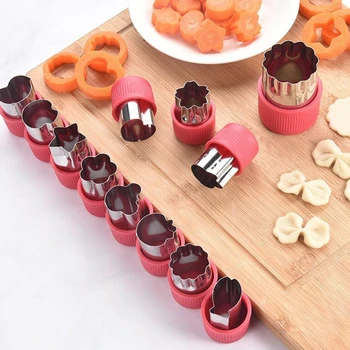 

12-piece Set Of PP Handguards Stainless Steel Biscuit Cutter Bento Decoration Fruit Vegetable Cutter Kitchen Cookie Tool Mould