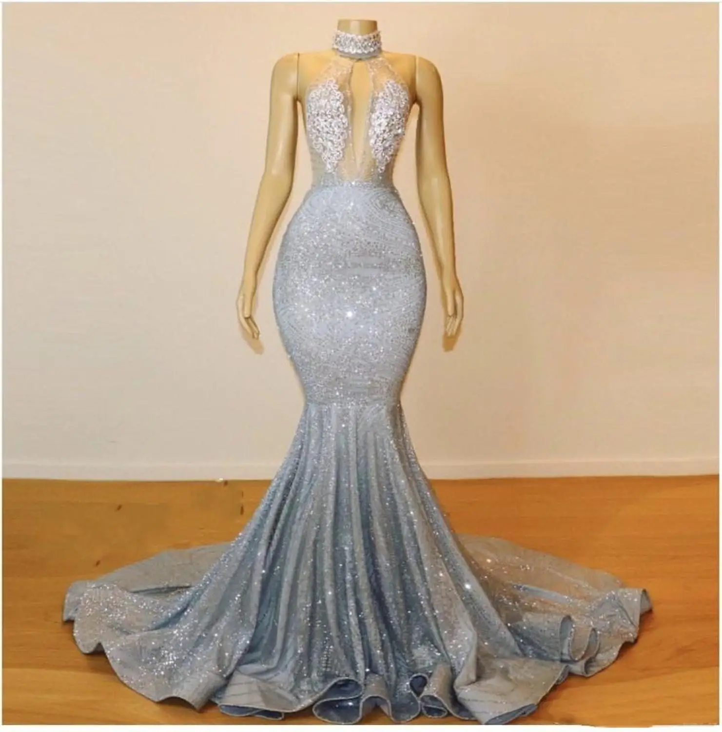 

2019 Sexy Sheer Halter Sequins Mermaid Long Prom Dresses Tulle Beaded Lace Applique Sweep Train Backless Party Evening Dresses