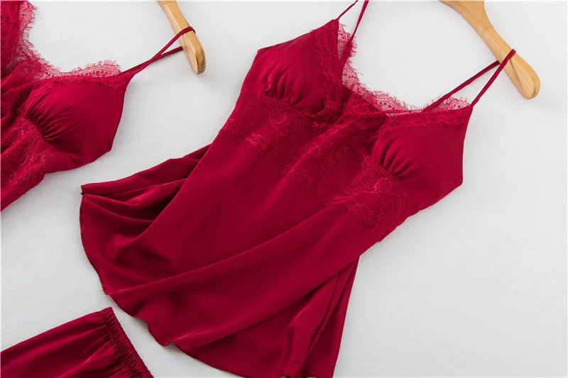 13161344724_1061836450