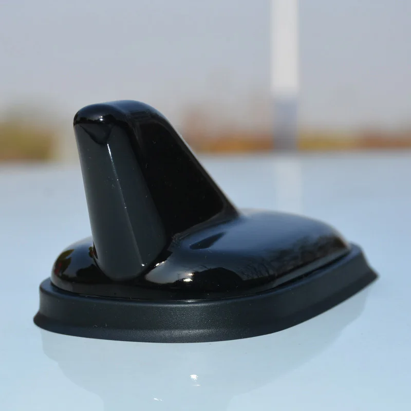 Antenne Aileron Requin Voiture Aileron Requin Noir Avec Antenne Radio AM/FM Pour Voiture - Style Tuning, Dimensions 17,5x7,5x5,7 Cm Antenne AM/FM Auto