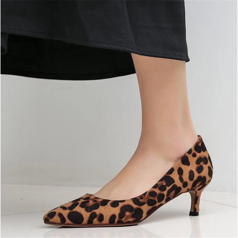 ladies black pumps size 7