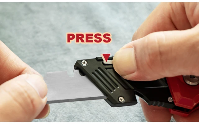 סכין יפנית מתקפלת עם 10 להבי טרפז מתנה T Tovia