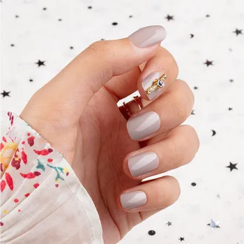 

24pcs/set fake nails set Light Grey Rhinestone Décor Short Size Design Artificial Nails DIY Fashion Nail Art Tips with Glue TY