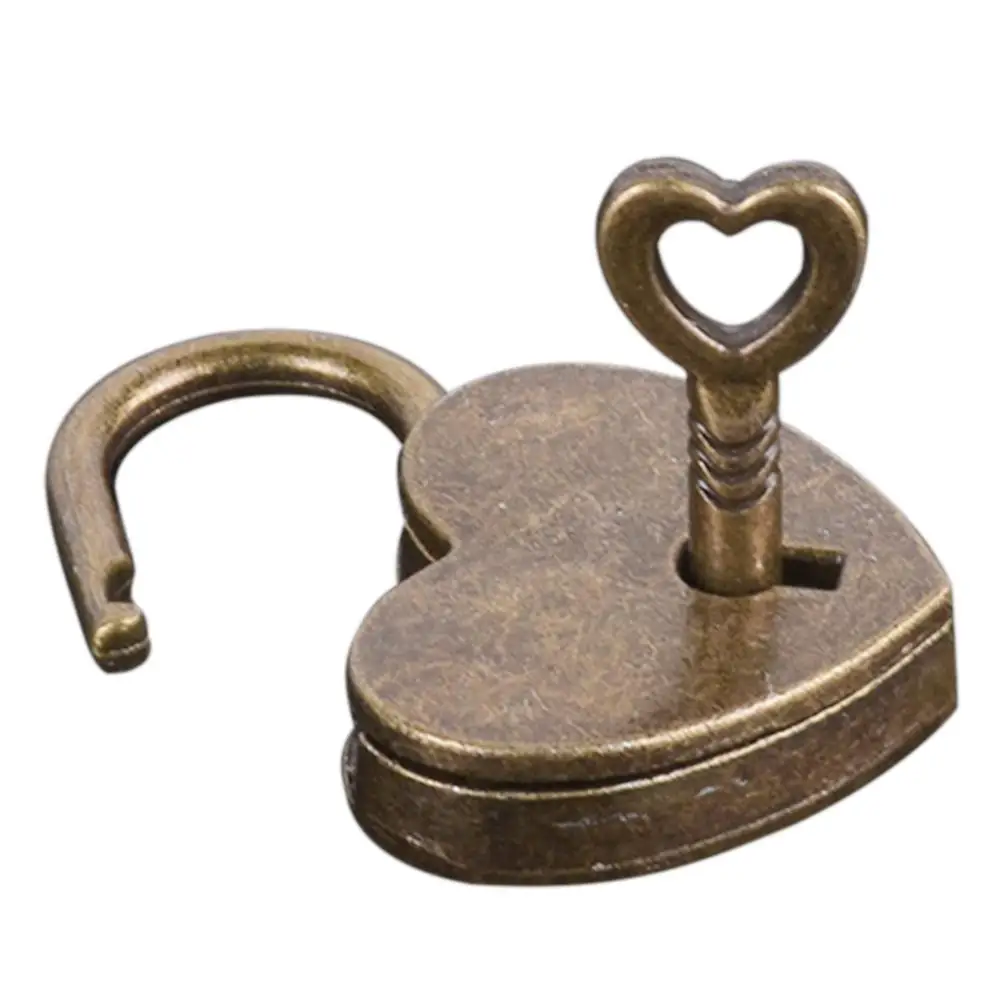 New Vintage Heart Shaped Mini Padlock Peach Lock Bag Travel Suitcase Case Key Jewelry | Обустройство дома