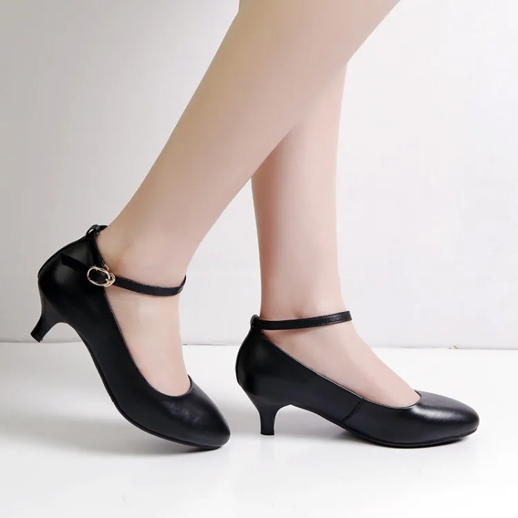 

Cost Price Feedback Social New Style Leather Shoes, Size 33-43, Size Code Can Young And Middle-aged