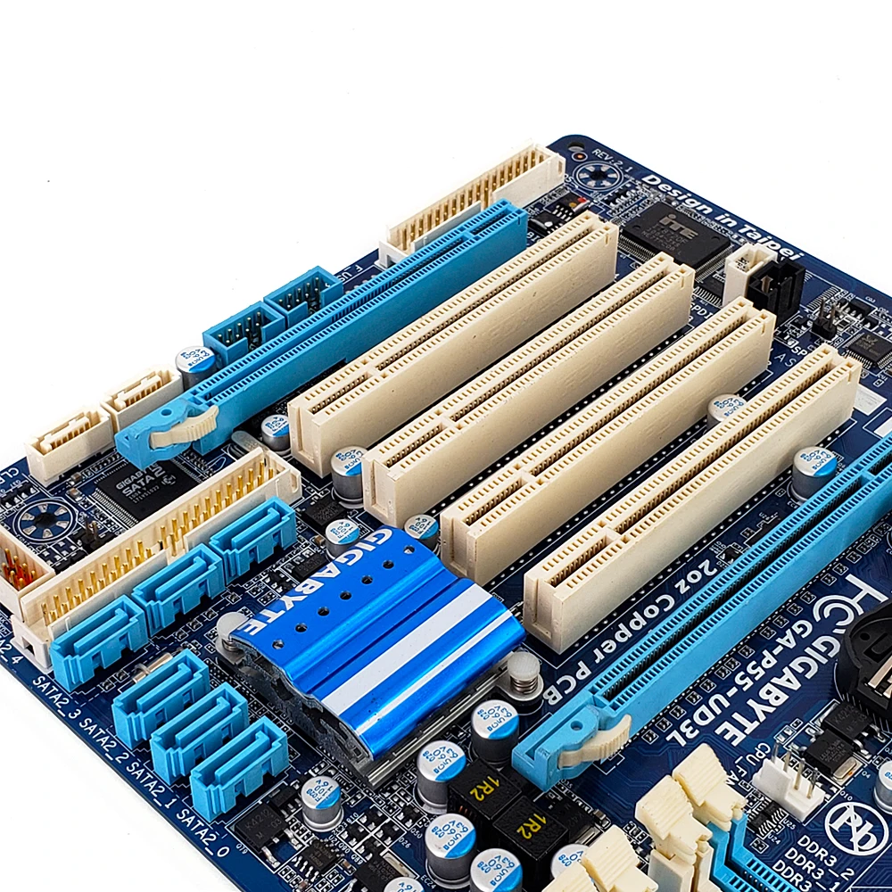 Gigabyte GA-P55-UD3L рабочего Материнская плата P55-UD3L H55 LGA 1156 Core i7 i5 DDR3 16G SATA2 USB2.0 блок питания ATX используется