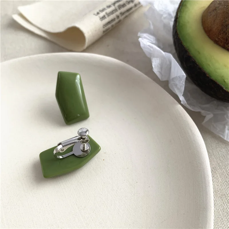 2020 Korean Round Green Resin Stone Earrings Retro Fresh Green Acrylic Flower Geometric Square Clip on Earrings Without Piercing 