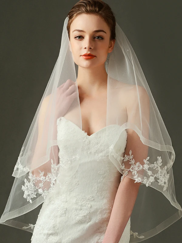 Ivory Appliques Beading Flowers Wedding Veil Appliques Edge Short Two Layers Bridal Veil