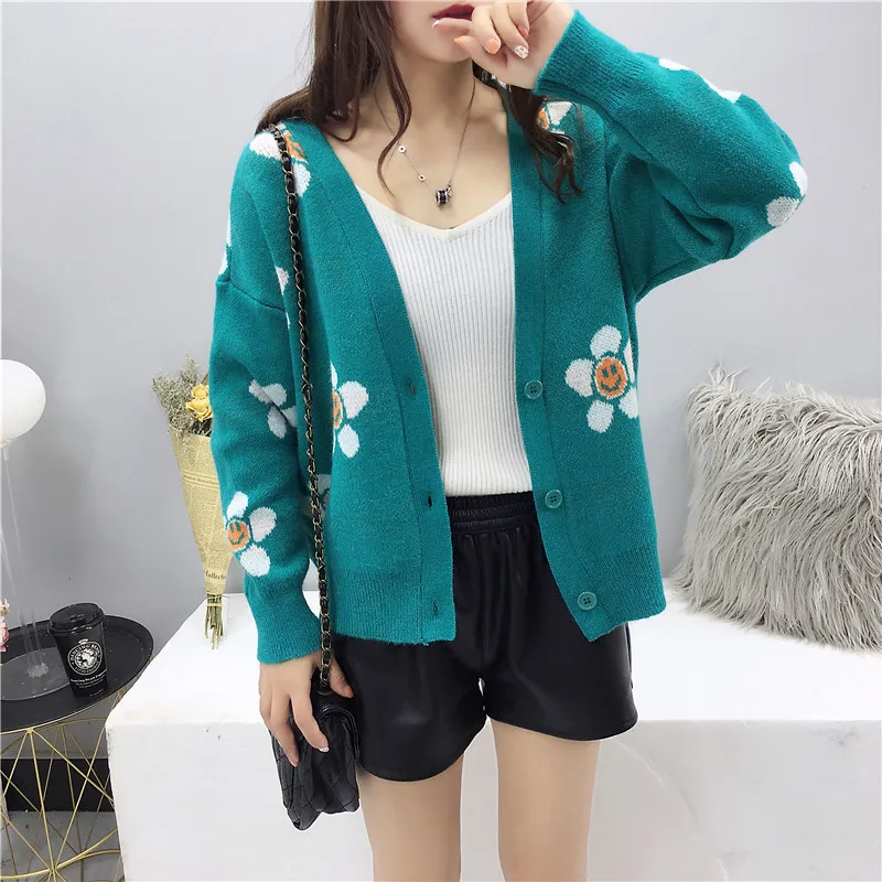 2019 spring and autumn new loose thin section V-neck solid smile pattern knit cardigan coat sweater female |