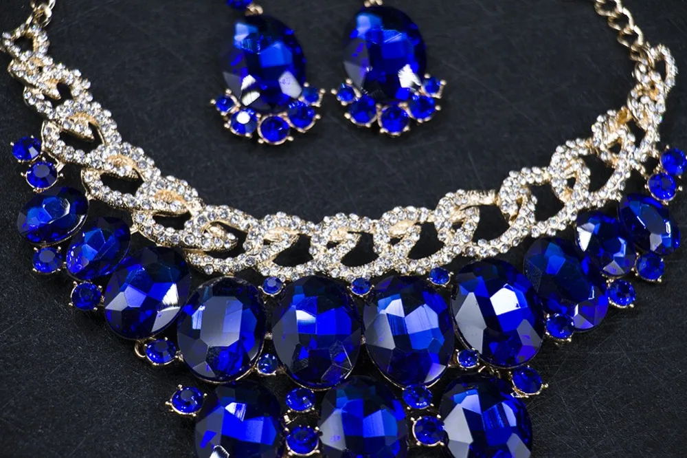 3813937382_745650842