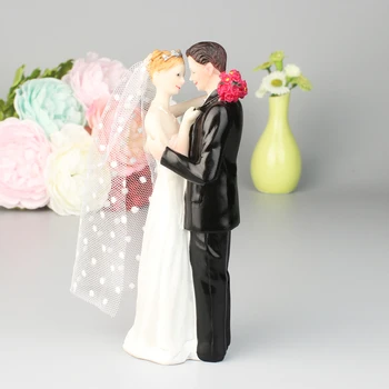 

Wedding Cake Toppers Bride And Groom Couple Figurine Cake Decoration Resin Cake Toppers