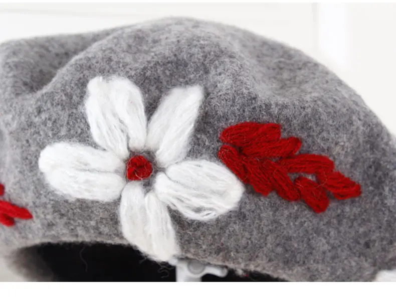Beret Hand-Made Embroidered Flower Berets Women Autumn Winter Japanese-style Sweet Painter Cap Wool nan gua mao Korean-style