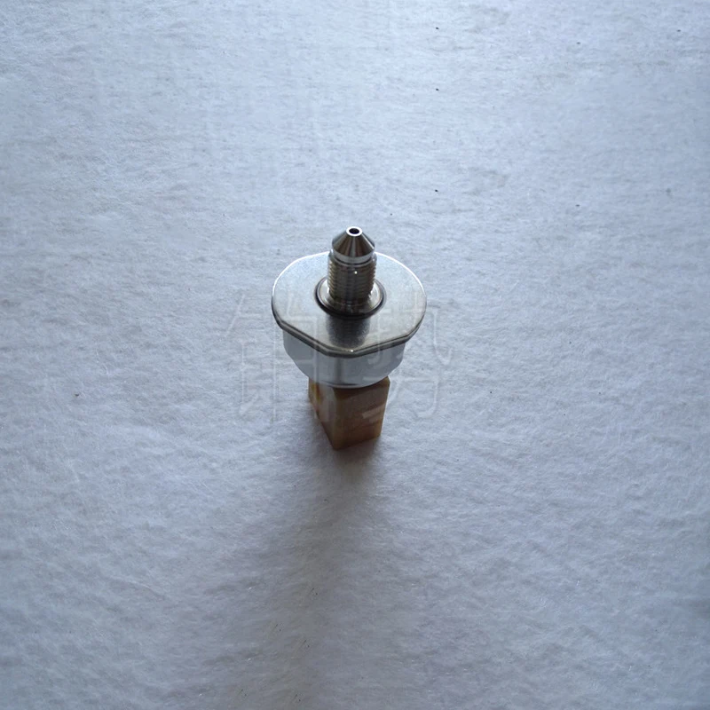 

Car Directional oil pipe pressure sensor 2011-Por sch ePa nam eraC aye nne fuel injector common rail gasoline pressure sensor