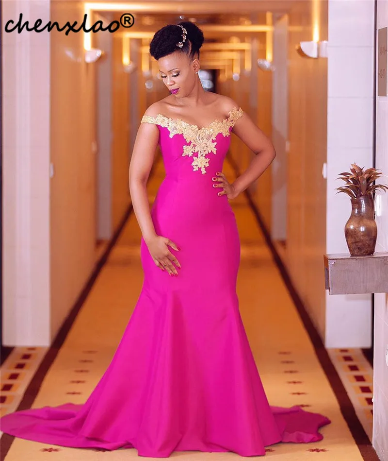 

Gorgeous Applique Lace Mermaid African Prom Dresses 2019 For Black Girls Formal Sweep Train Fuchsia Dress Evening Wear Plus Size