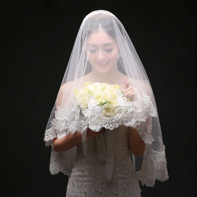 2019 One Layer Short Veil Wedding 1.5*1.5M Length Lace Edge Bridal Veil Without Comb Cove The Face Wedding Veil
