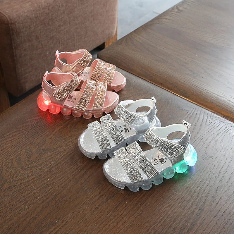 HKXN Summer Shoes Kids Sandals LED Flashing Lights Crystal Bling Hook Loop Breathable Soft Anti Slip Toddler Children Shoes T02