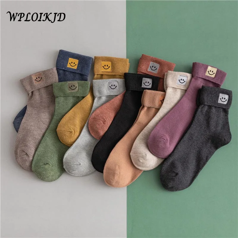 

[WPLOIKJD]Japanese Style Autumn Winter Cartoon Embroidery Smiling Face Cute Socks Women Funny Creative Calcetines Skarpetki