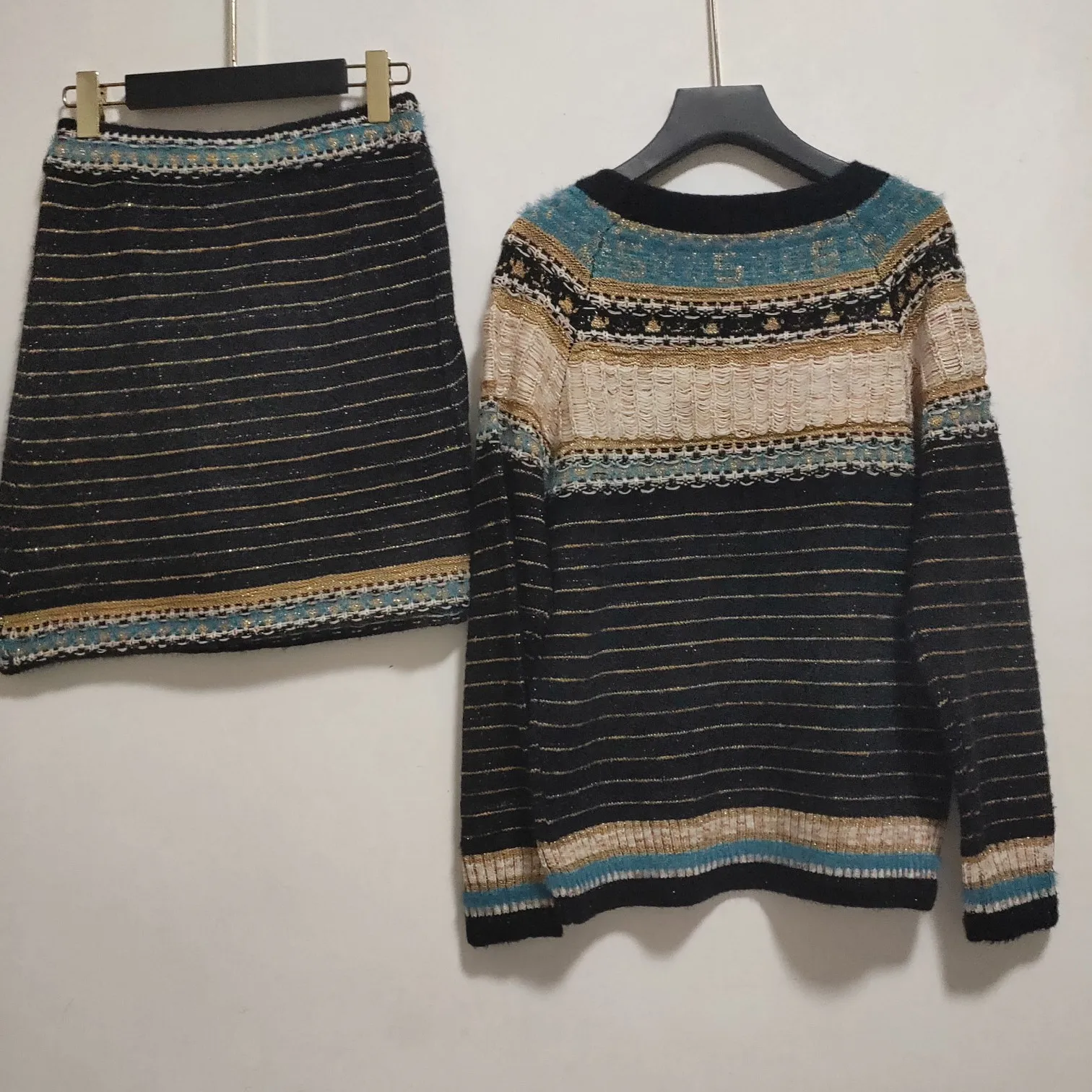 women's autumn Taiwan Knitting 2-piece gold thread long sleeve sweater totem Egyptian miniskirt