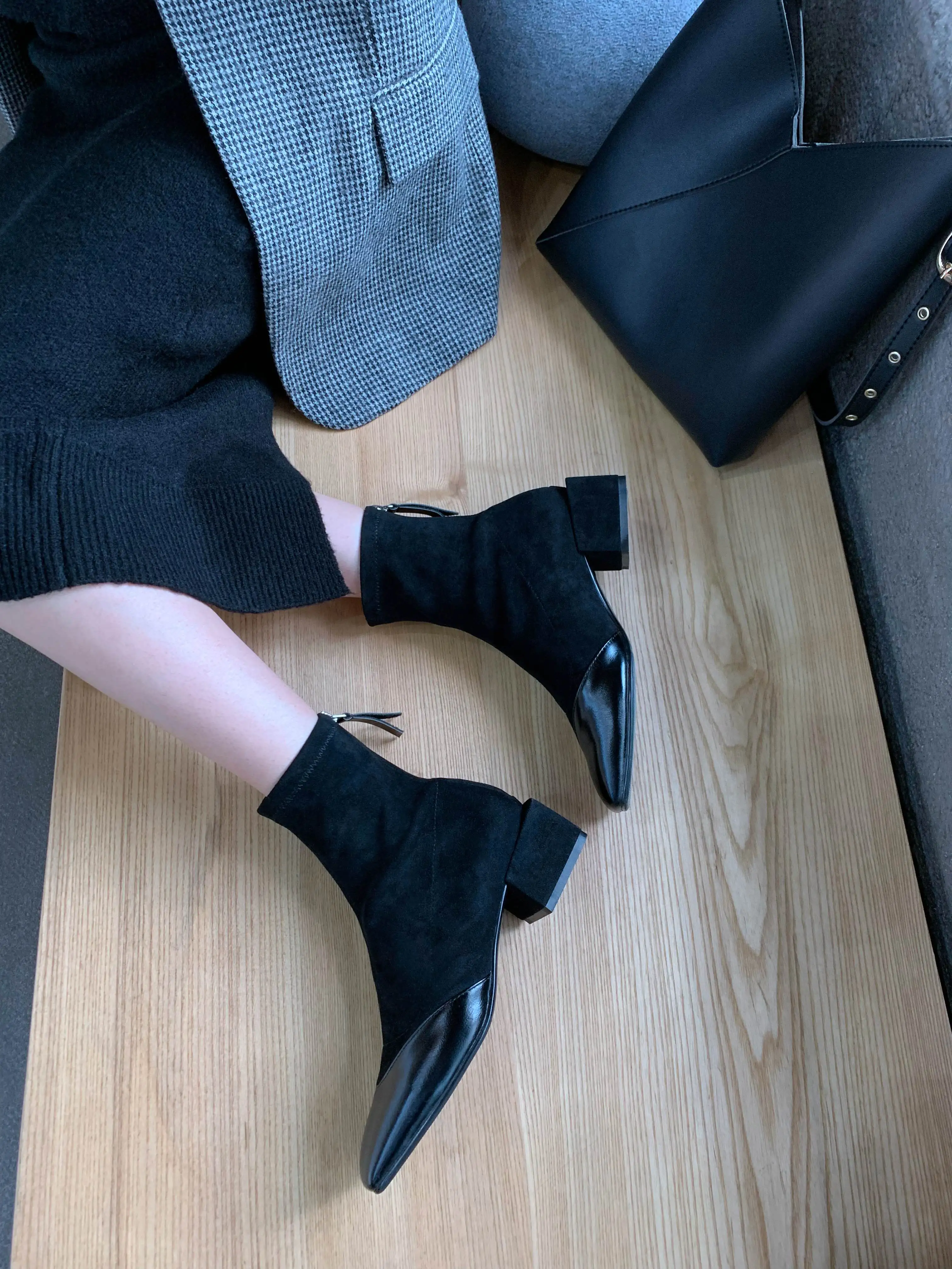 Женские ботильоны из флока на среднем каблуке с квадратным носком и застежкой-молнией; элегантные модельные однотонные ботинки; женская теплая зимняя обувь для офиса; L36