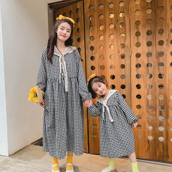 

2020 Autumn new Dress parent Child Dress mother and daughter round neck plaid button long sleeve Dress