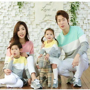 

Autumn Spring Family Matching Outfits Dad Son Mother Daughter Family Clothes Couples Tops Pure Cotton Striped Loose Pullpvers