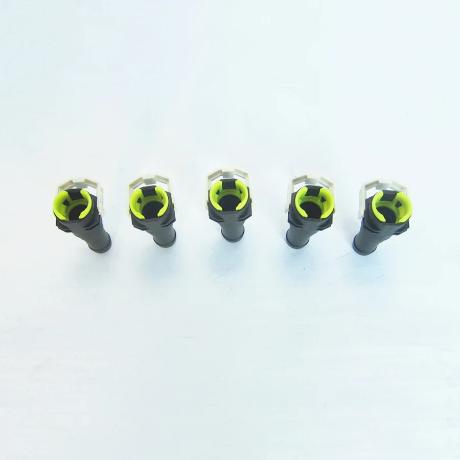 Silicone hose connector plastic hose connectors Car accessories D651-61-240 cooling system heater water hose connector for Mazda 3 2004-2012 Mazda 5 6 GH 2008-2012 Mazda2