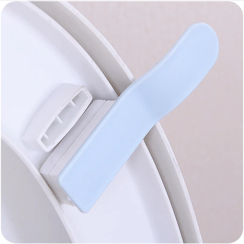 Creative Portable Toilets Lid Handle Uncovery Flip Lid Toilet Cover Home Toilet Accessory Not Dirty Hands Random Color
