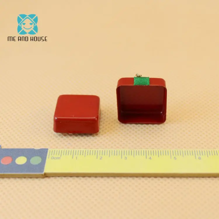 

1: 12 Beans Bian Home Dollhouse Mini Christmas Decoration Gift Red Small Box