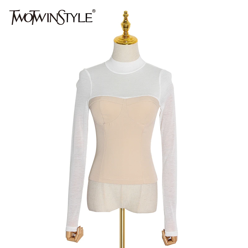 Женская блузка с длинным рукавом TWOTWINSTYLE белая круглым вырезом на весну