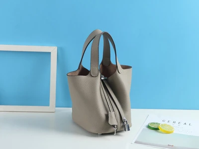 Unua amo Brand Women Handbags Fashion High Capacity Basket Bag Ladies Luxury Genuine Leather Bucket Totes Hand Bags - Цвет: Light grey