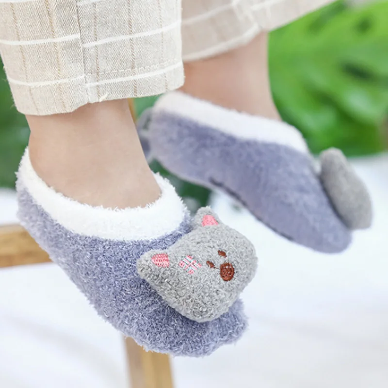 Детские носки для мальчиков и девочек, зимняя домашняя обувь для младенцев, младенцы, малыши, дети, противоскользящие первые ходунки, Мультяшные носки для животных 0-3 лет