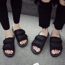 Новые тапочки, мужские сандалии, мужские уличные пляжные модные сандалии, летние тапочки для мужчин