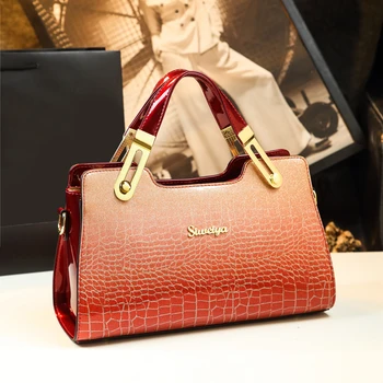 

Fashion handbag 2019 new wave middle-aged female mother bag airy wild shoulder Messenger bag